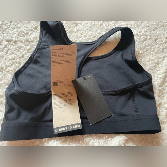BNWT Nike Dri-fit training sports bra - Picture 2 of 3